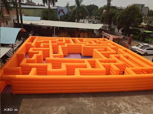 Màu cam 100SQM Công viên ngoài trời sân chơi mê cung bơm cho thuê