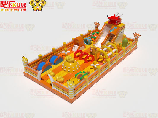 Tháp nhồi hơi với chướng ngại vật sân chơi công viên vui chơi