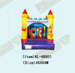 Winnie The Pooh Lâu đài lơ lửng với trụ vòng tròn nhỏ