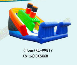 Slide bơm màu cam và xanh lá cây với bề mặt trượt màu trắng