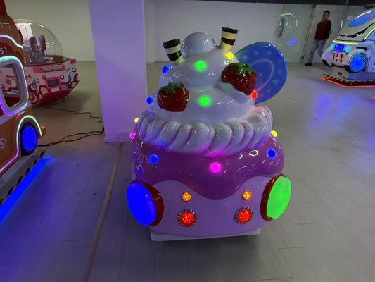 Những chiếc xe xoay động bằng tiền xu âm nhạc năng động và những bài hát vui vẻ cho trẻ em