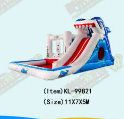 Aldult thuê ngoài bơm lớn nước trượt với nhảy