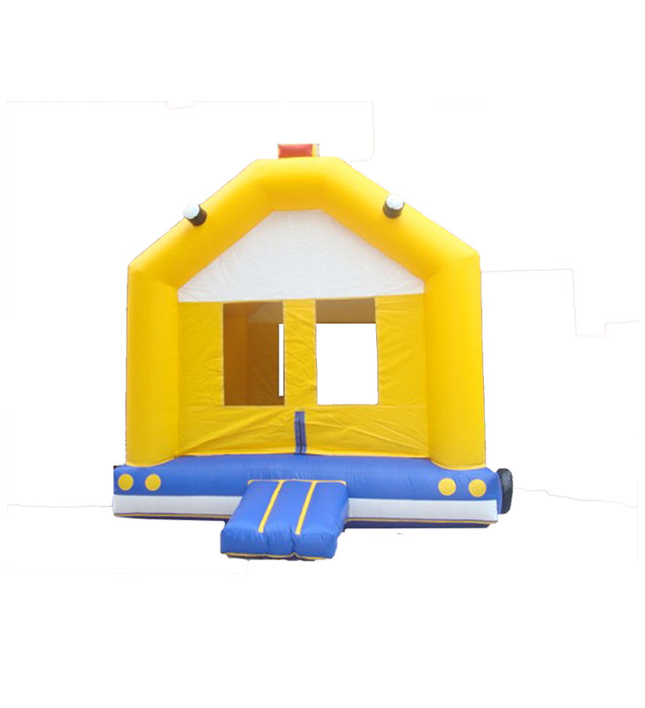 Màu vàng Mô hình đơn giản Lâu đài nổi bơm 5*5*5m